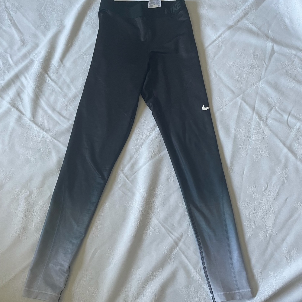 Ombré Nike tights
